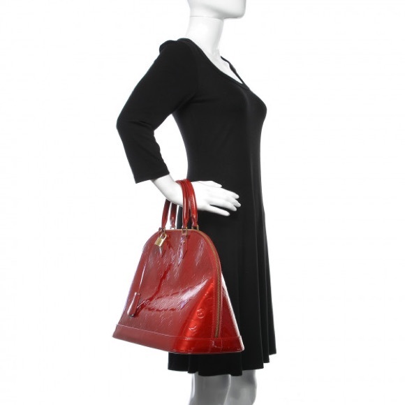 Louis Vuitton Vernis Alma GM Pomme D’Amour - Picture 10 of 17